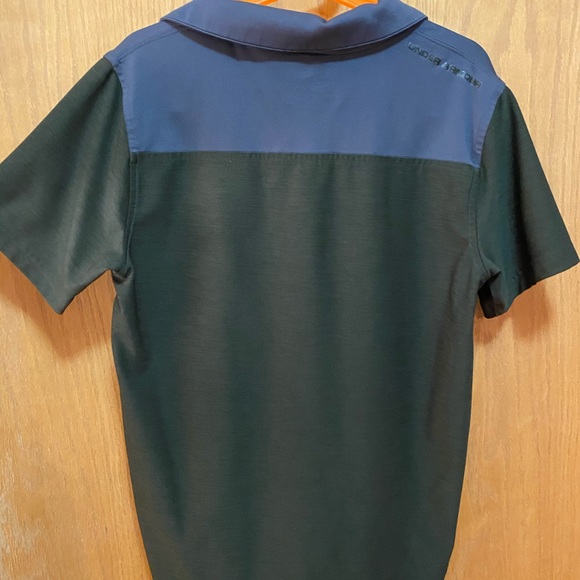 UNDER AMOUR BOYS BLUE / BLACK GOLF SHIRT - Picture 4 of 4